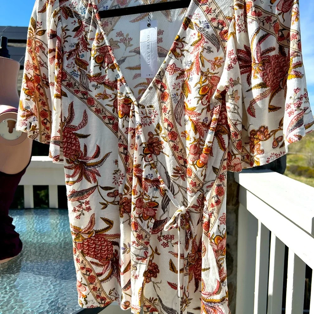 Lucky Brand Women’s Floral Flutter Sleeve Wrap Top Size Small - Picture 1 of 8